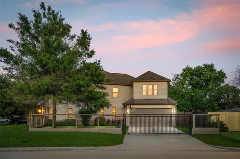 1045 Rosepoint Street Houston TX 77018