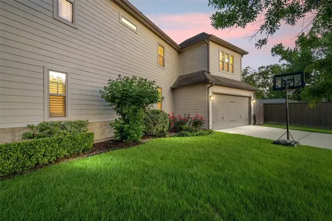1045 Rosepoint Street Houston TX 77018
