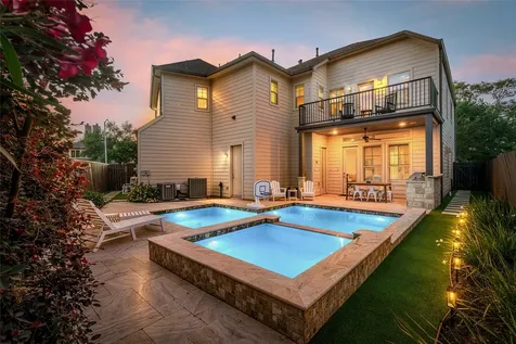 1045 Rosepoint Street Houston TX 77018