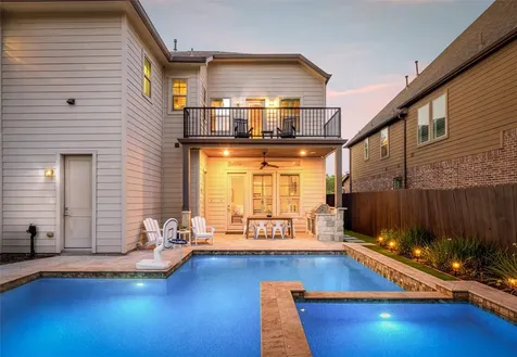 1045 Rosepoint Street Houston TX 77018