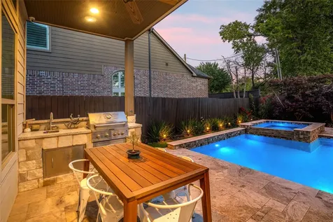 1045 Rosepoint Street Houston TX 77018