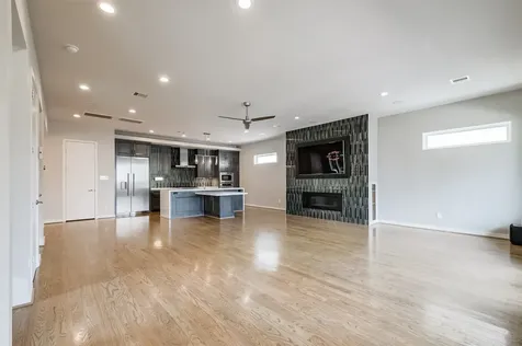 711 W Clay Street Houston TX 77019