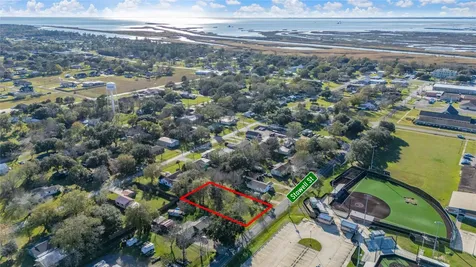 800 Stowell Street Anahuac TX 77514