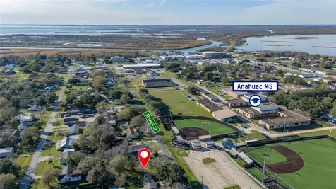 800 Stowell Street Anahuac TX 77514