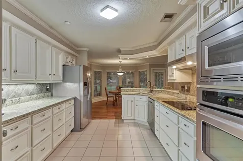 3503 Country Club Boulevard Montgomery TX 77356