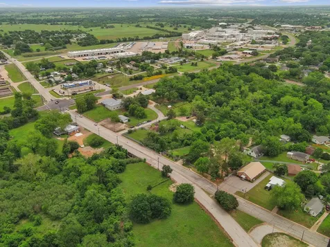 202 Sweed Street Brenham TX 77833