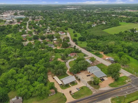 202 Sweed Street Brenham TX 77833