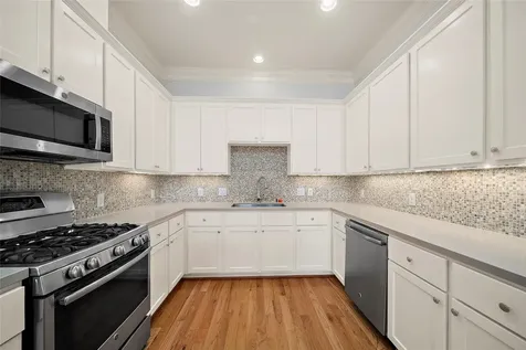 4031 Bellefontaine Street 117 Houston TX 77025