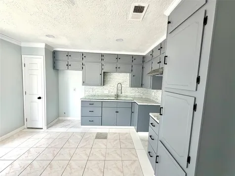 718 Blue Rock Court Houston TX 77060