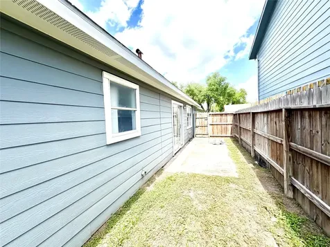 718 Blue Rock Court Houston TX 77060