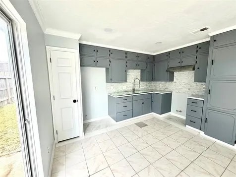 718 Blue Rock Court Houston TX 77060