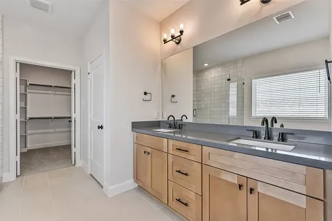2519 S Houston Avenue Pearland TX 77581