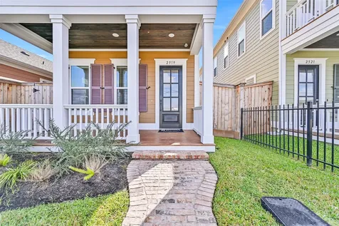 2519 S Houston Avenue Pearland TX 77581
