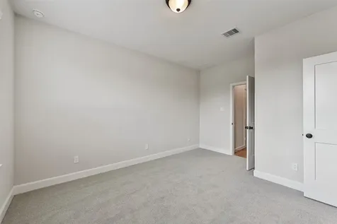 2519 S Houston Avenue Pearland TX 77581