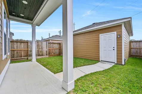 2519 S Houston Avenue Pearland TX 77581