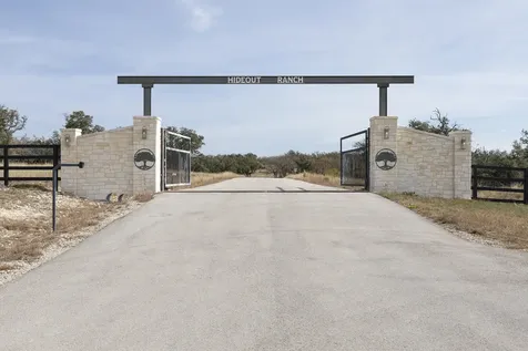 857 Brooklyn Drive NW Kerrville TX 78058