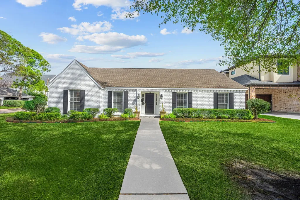 1403 Briarmead Drive Houston TX 77057