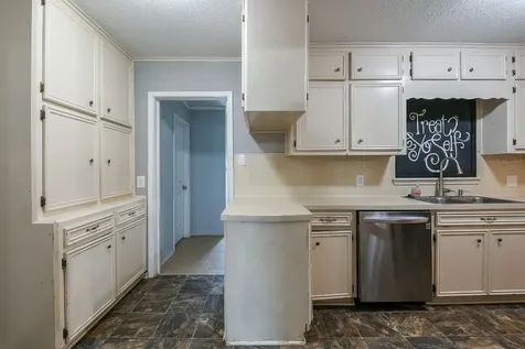 1109 E Miller Street Angleton TX 77515