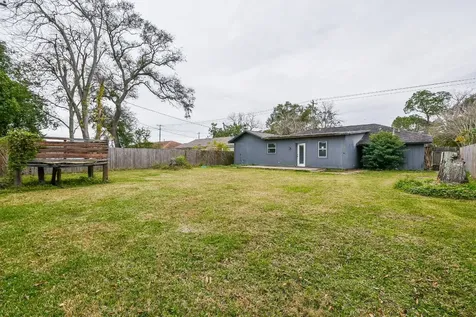 1109 E Miller Street Angleton TX 77515