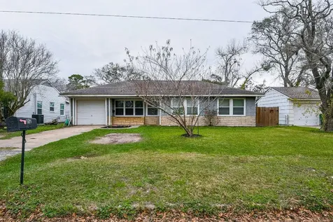 1109 E Miller Street Angleton TX 77515