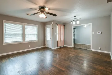 1109 E Miller Street Angleton TX 77515
