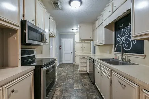 1109 E Miller Street Angleton TX 77515