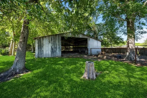 5123 Cotton Lake Road Cove TX 77523