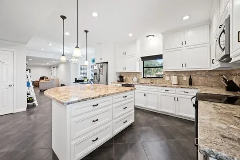 5123 Cotton Lake Road Cove TX 77523