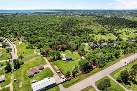 5123 Cotton Lake Road Cove TX 77523