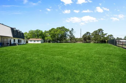 5123 Cotton Lake Road Cove TX 77523