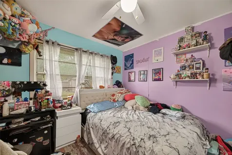 2111 Hickory Lane Pasadena TX 77502
