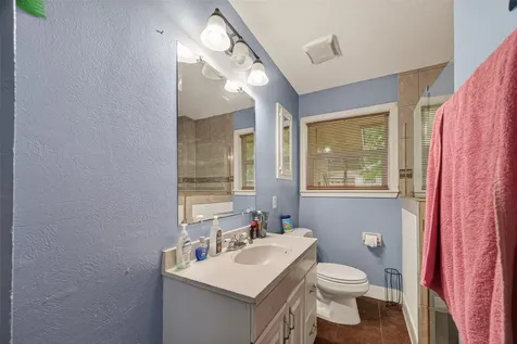 2111 Hickory Lane Pasadena TX 77502