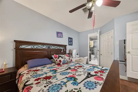 2111 Hickory Lane Pasadena TX 77502