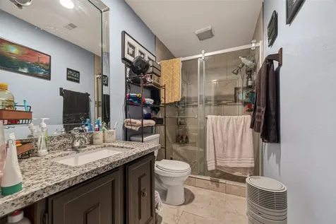 2111 Hickory Lane Pasadena TX 77502