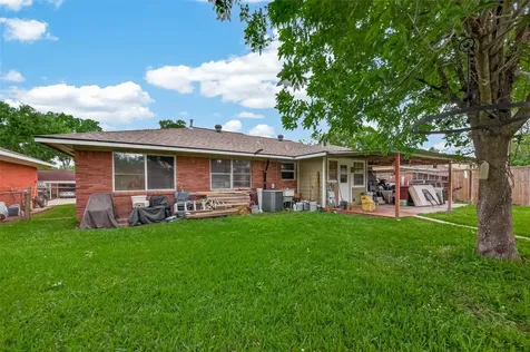 2111 Hickory Lane Pasadena TX 77502