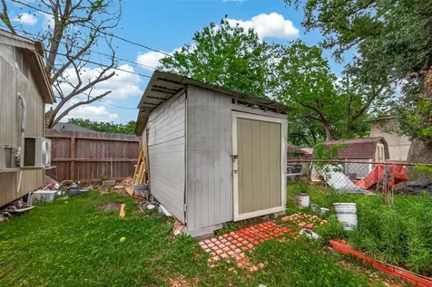 2111 Hickory Lane Pasadena TX 77502