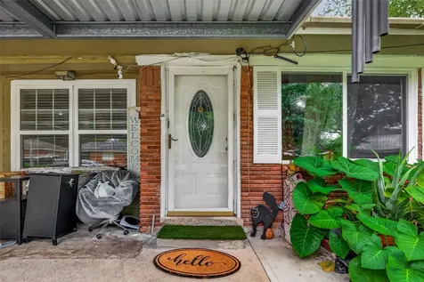 2111 Hickory Lane Pasadena TX 77502