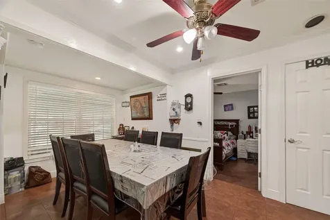 2111 Hickory Lane Pasadena TX 77502