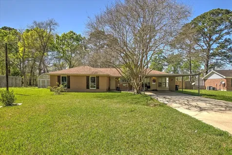 125 County Road 4010 Dayton TX 77535
