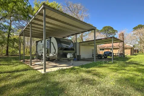 125 County Road 4010 Dayton TX 77535