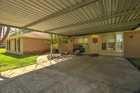 125 County Road 4010 Dayton TX 77535