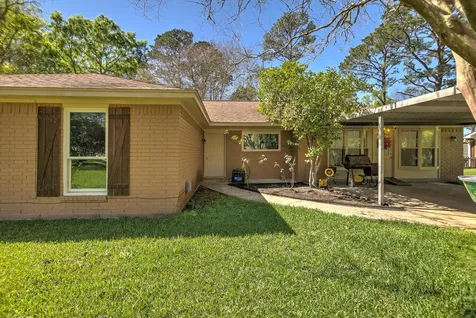 125 County Road 4010 Dayton TX 77535