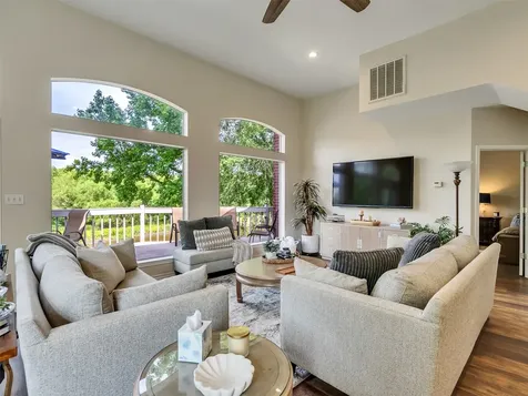 300 Coral Gables Trinity TX 75862