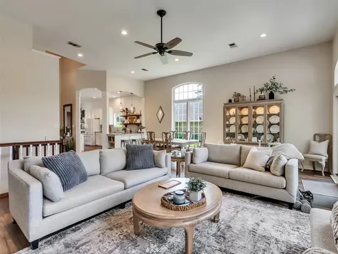 300 Coral Gables Trinity TX 75862