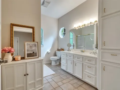 300 Coral Gables Trinity TX 75862