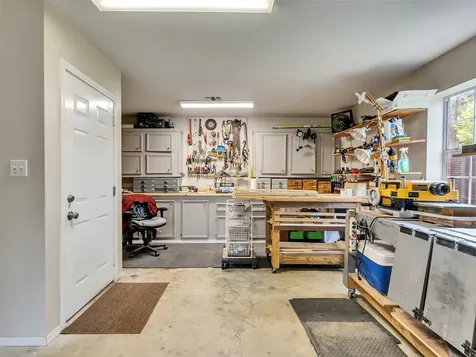 300 Coral Gables Trinity TX 75862