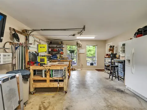 300 Coral Gables Trinity TX 75862