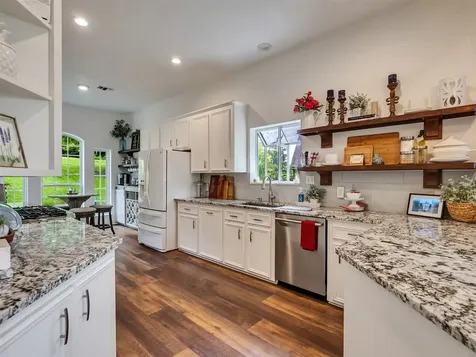 300 Coral Gables Trinity TX 75862
