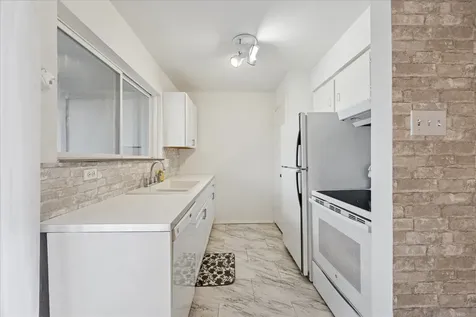 4450 Sherwood Lane 8 Houston TX 77092