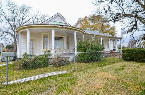 1205 12th Street Hempstead TX 77445